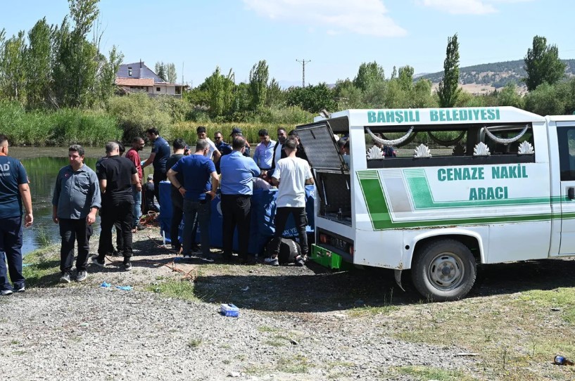 Akıntıya Kapılıp Can Verdiler