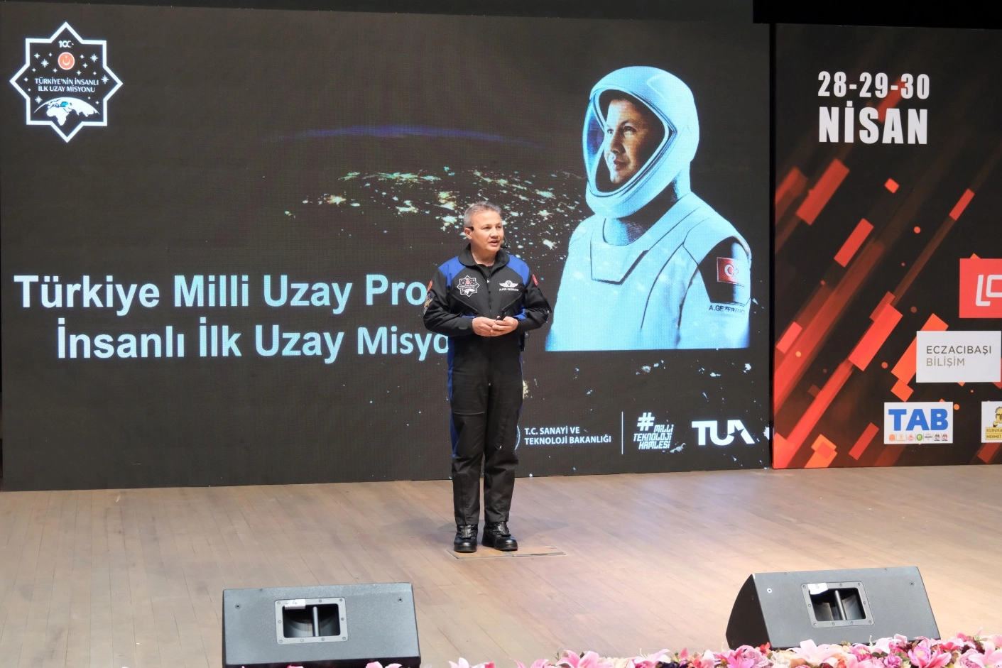 İlk Türk astronot Alper Gezeravcı GTÜ'de