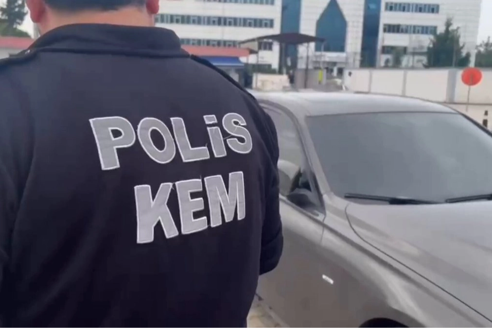 Adana'da uyuşturucu operasyonu: 2 tutuklama