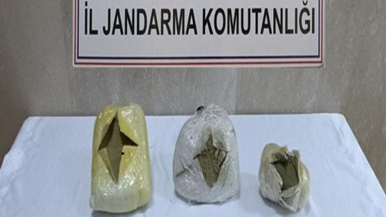 Bingöl’de dere yatağına gizlenmiş esrar ele geçirildi
