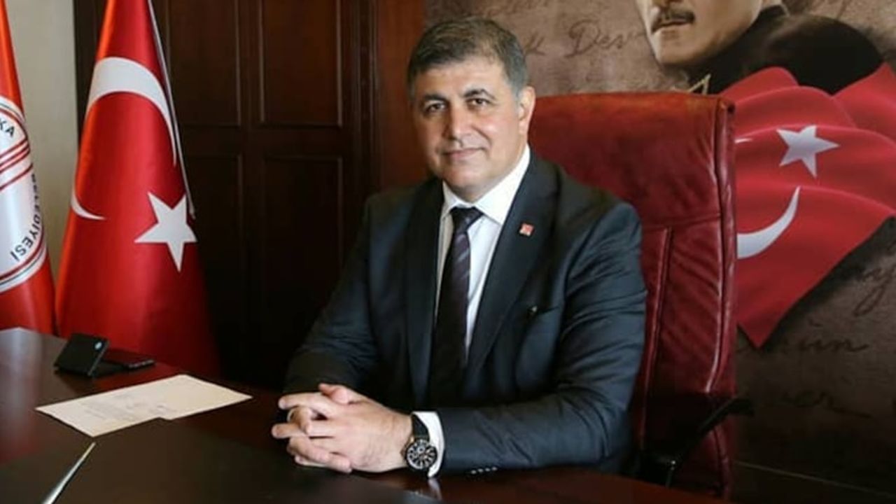 İzmir Büyükşehir Belediye Başkan adayı Cemil Tugay oldu