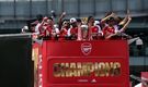 Arsenal 22 yıllık hasreti sokaklarda bitirdi!