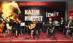 Nazım Hikmet, 121’inci doğum gününde İzmit'te şiirlerle anıldı...