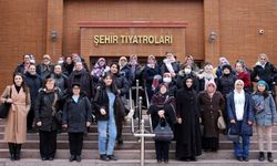 Şehir tiyatroları ilçeleri konuk etti