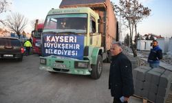Yardım tırlarına Kahramanmaraş'ta karşılama