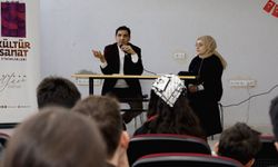 Sakaryalı yazarlar şehrinin gençleriyle buluştu