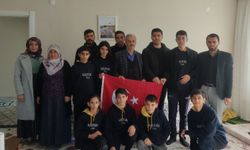 Batmanlı öğrencilerden şehit ailesine ziyaret