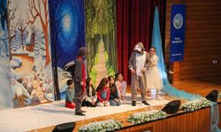 Talas'ta çocuklar tiyatro ile eğlendi