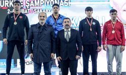 Manisa BBSK güreş takımından 2 madalyalı başlangıç