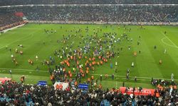 Trabzon - Fenerbahçe maçı sonunda saha karıştı