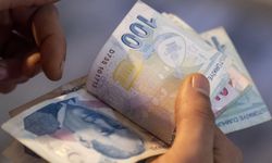 Emeklilerin bayram ikramiyesini 3 bin liraya çıkaran yasa Resmi Gazete'de yayınlandı
