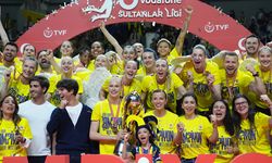 Fenerbahçe Opet'ten üst üste 2.şampiyonluk