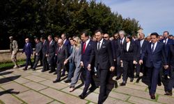 Ekrem İmamoğlu ve CHP 'li belediye başkanları Anıtkabir'i ziyaret etti