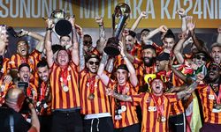 Galatasaray kupalarına kavuştu