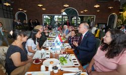 Gaziemir Belediye Başkanı  Işık, şehit anneleri ve şehit eşleriyle kahvaltıda buluştu