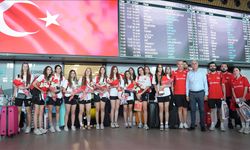 20 yaş altı kadın voleybol takımımız Türkiye'ye döndü