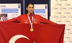 Aysel Önder, dünya rekoru kırarak finale yükseldi