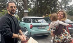 Burcu Biricik ailesiyle etiler'de görüntülendi