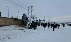 Ağrı’da Yolcu Otobüsü Kaza Yaptı: 16 Yaralı