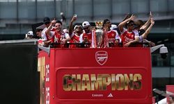 Arsenal 22 yıllık hasreti sokaklarda bitirdi!