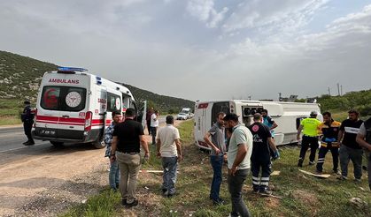 Gaziantep'te yolcu midibüsü devrildi