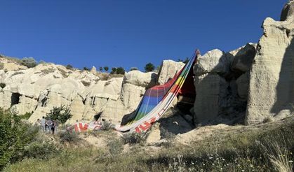 Kapadokya'da ters rüzgarla karşılaşan  balon kayalıklara iniş yaptı