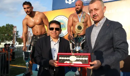 Kocaeli yağlı güreşlerde başpehlivan Orhan Okulu oldu