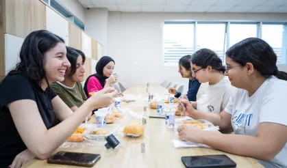 İzmir Büyükşehir’den üniversitelilere barınma desteği: Bu yıl da zam yok