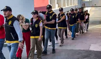 Adana'da Fuhuş Operasyonu: 20 Kadın Kurtarıldı, 14 Kişi Tutuklandı