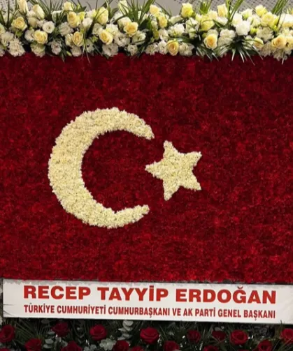 Cumhurbaşkanı Erdoğan'dan kuruluşa özel MHP'ye 57 gül