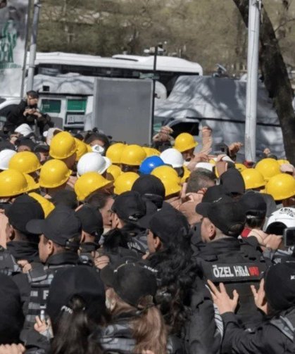 Madencilerin yürüyüşüne polis engeli