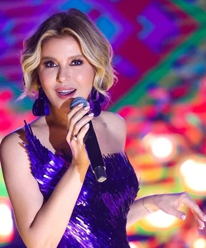 Gülben Ergen İstanbul sahnesinde göz kamaştırdı