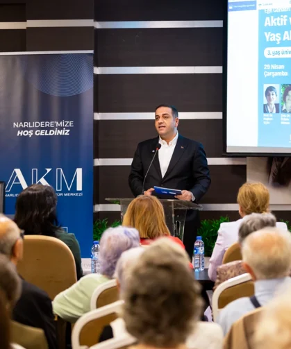 İzmir Narlıdere'de 3. Yaş Üniversitesi