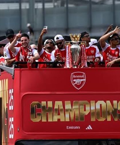 Arsenal 22 yıllık hasreti sokaklarda bitirdi!