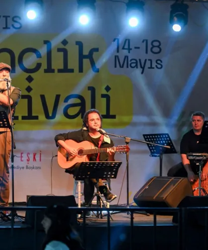 İzmir Bornova'da 19 Mayıs Gençlik Festivali başladı