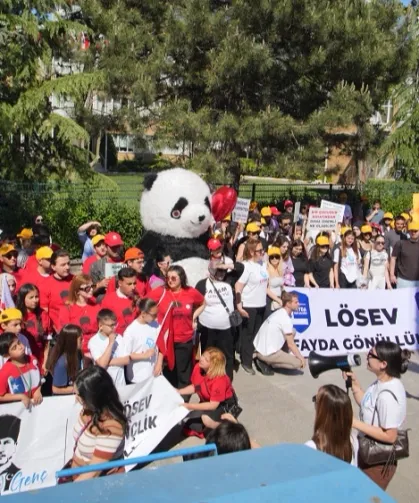 LÖSEV'den dünyaya mesaj... Lösemili Çocuklar Haftası Bursa'dan İstanbul'a uzandı