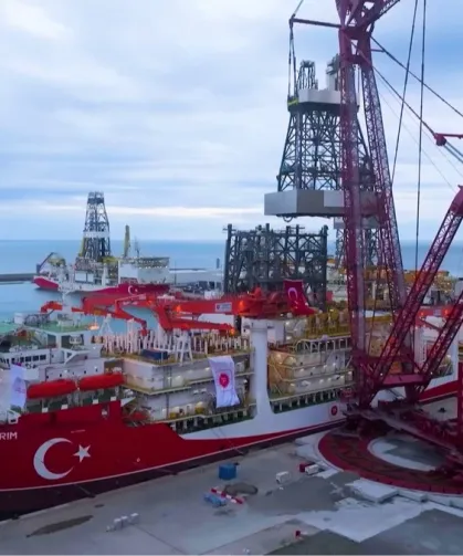Yıldırım sondaj gemisi Karadeniz'e açıldı... İlk görev 20 Mayıs'ta Türkali-16 Kuyusu