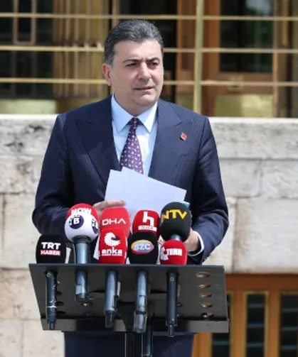 CHP'de yeni kriz! Zeynel Emre, PM'nin düştüğünü savundu