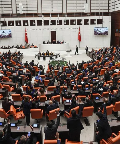 Emniyet, basın ve vergi düzenlemelerini içeren kanun teklifi yasalaştı