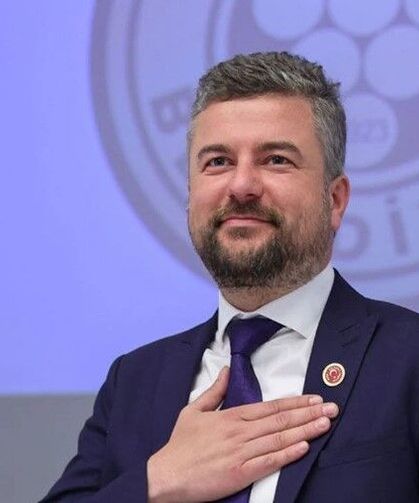 İzmir'de dev rüşvet ve yolsuzluk operasyonu: Buca Belediyesi'nde iki başkan dahil 50 gözaltı!