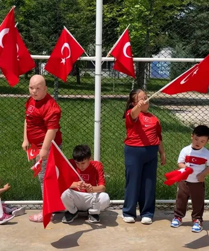 Özel yüreklerinden Milli Takım'a destek