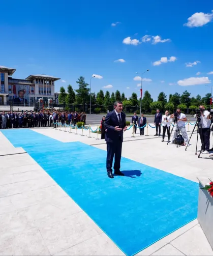 Cevdet Yılmaz'dan 15 Temmuz Demokrasi ve Milli Birlik Anıtı'na ziyaret