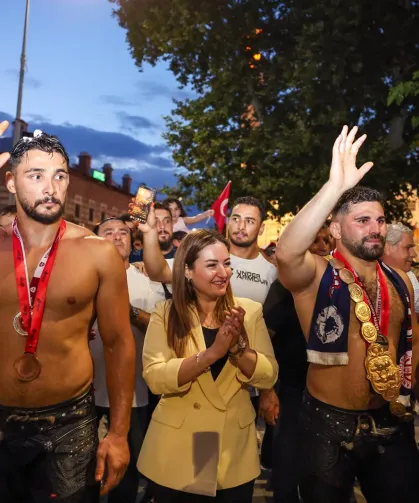 Kırkpınar'da Altın Kemer Antalya'ya geldi