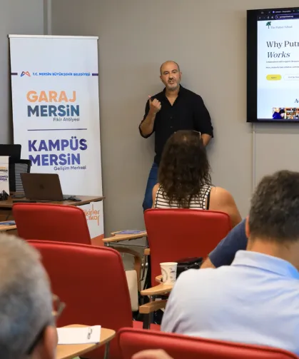 Mersin'de dijital dönüşüm eğitimleri sürüyor