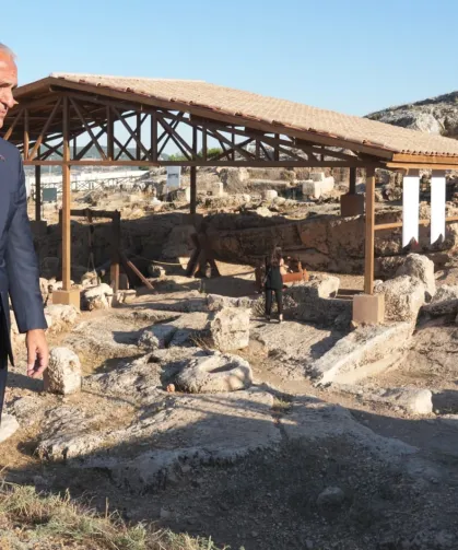 Bakan Mehmet Nuri Ersoy'dan Perre Antik Kenti'ne yakın takip