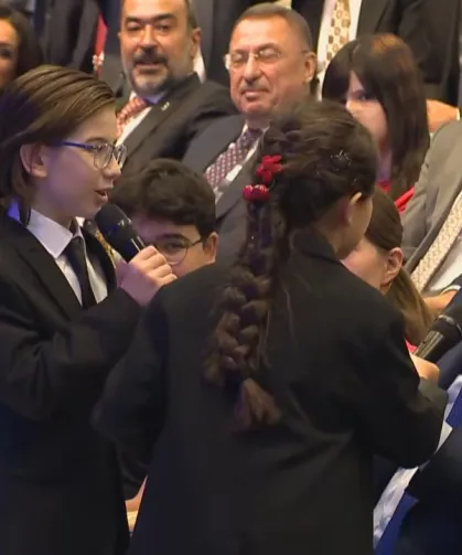 Cumhurbaşkanı Erdoğan'dan çocuklara türkü sürprizi... 'Çayelinden Öteye'ye eşlik etti