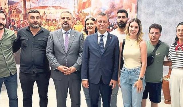 Özgür Özel'den İzmir'de sürpriz görüşme