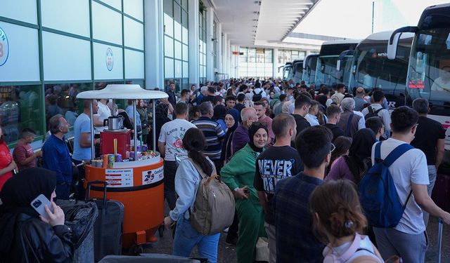 AŞTİ'de  bayram yoğunluğu