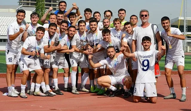 Ege Üniversitesi Futbol Takımı Türkiye şampiyonu