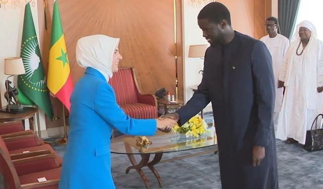 Bakan Göktaş Senegal Cumhurbaşkanı ile bir araya geldi